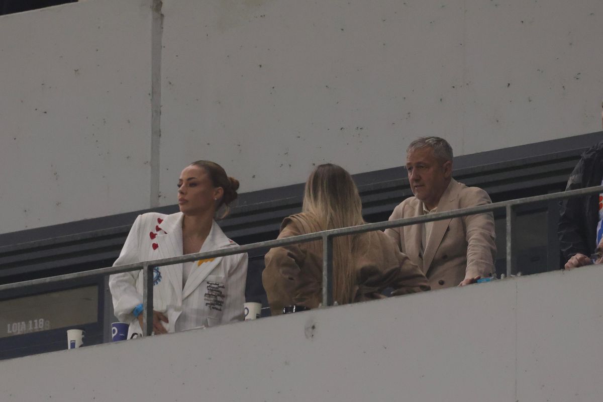 În timp ce FCSB sărbătorea titlul, Mirel Rădoi se descătușa la microfon: „Sunt prostul proștilor!”