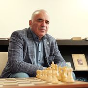 Garry Kasparov la Grand Hotel Bucharest, foto: Andrei Furnigă / Gazeta Sporturilor