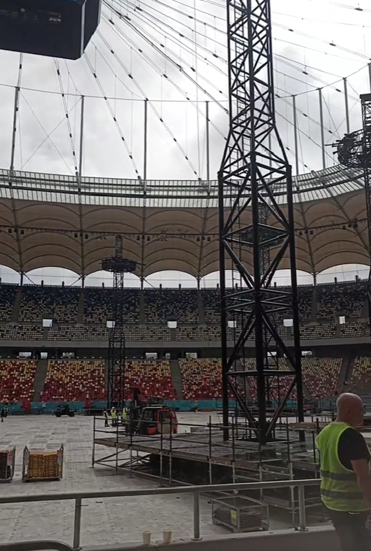 Cum arată Arena Națională înainte de concertul Metallica » Stadionul a devenit „zonă de festival”, iar fotbalul a fost mutat din Capitală