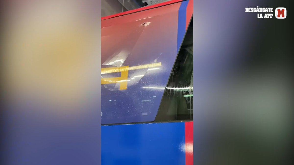Fanii Barcelonei au aruncat cu obiecte în autocarul propriei echipe