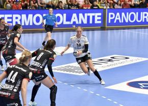 Finala Cupei României la handbal feminin, tranșată lejer! Gloria Bistrița și-a zdrobit adversara și face primul pas spre event