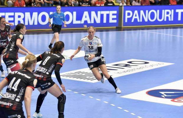 Finala Cupei României la handbal feminin, tranșată lejer! Gloria Bistrița și-a zdrobit adversara și face primul pas spre event