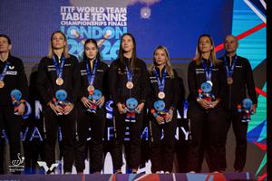 Echipa feminină a României de tenis de masă și-a primit medaliile mondiale de bronz la Londra