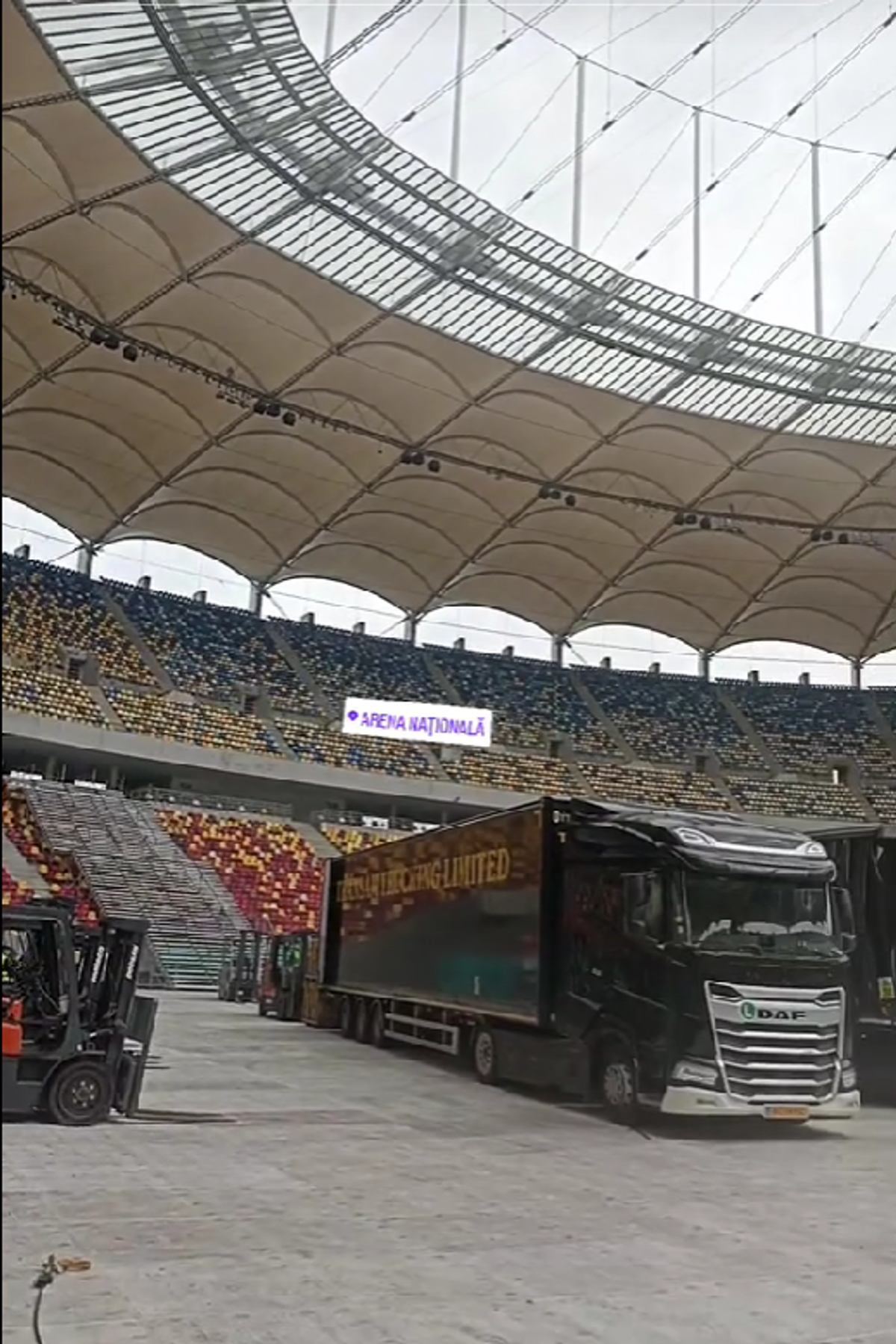 Cum arată Arena Națională înainte de concertul Metallica » Stadionul a devenit „zonă de festival”, iar fotbalul a fost mutat din Capitală