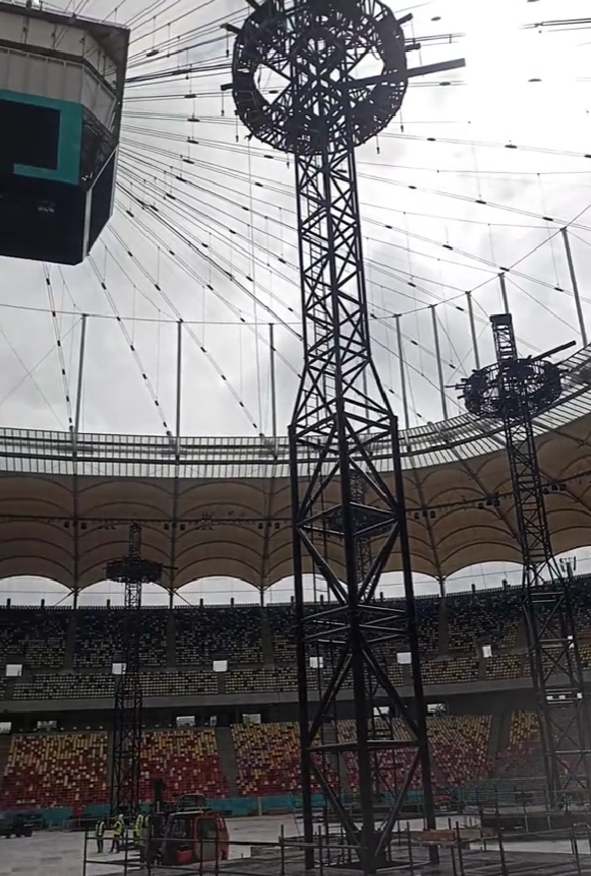 Cum arată Arena Națională înainte de concertul Metallica » Stadionul a devenit „zonă de festival”, iar fotbalul a fost mutat din Capitală