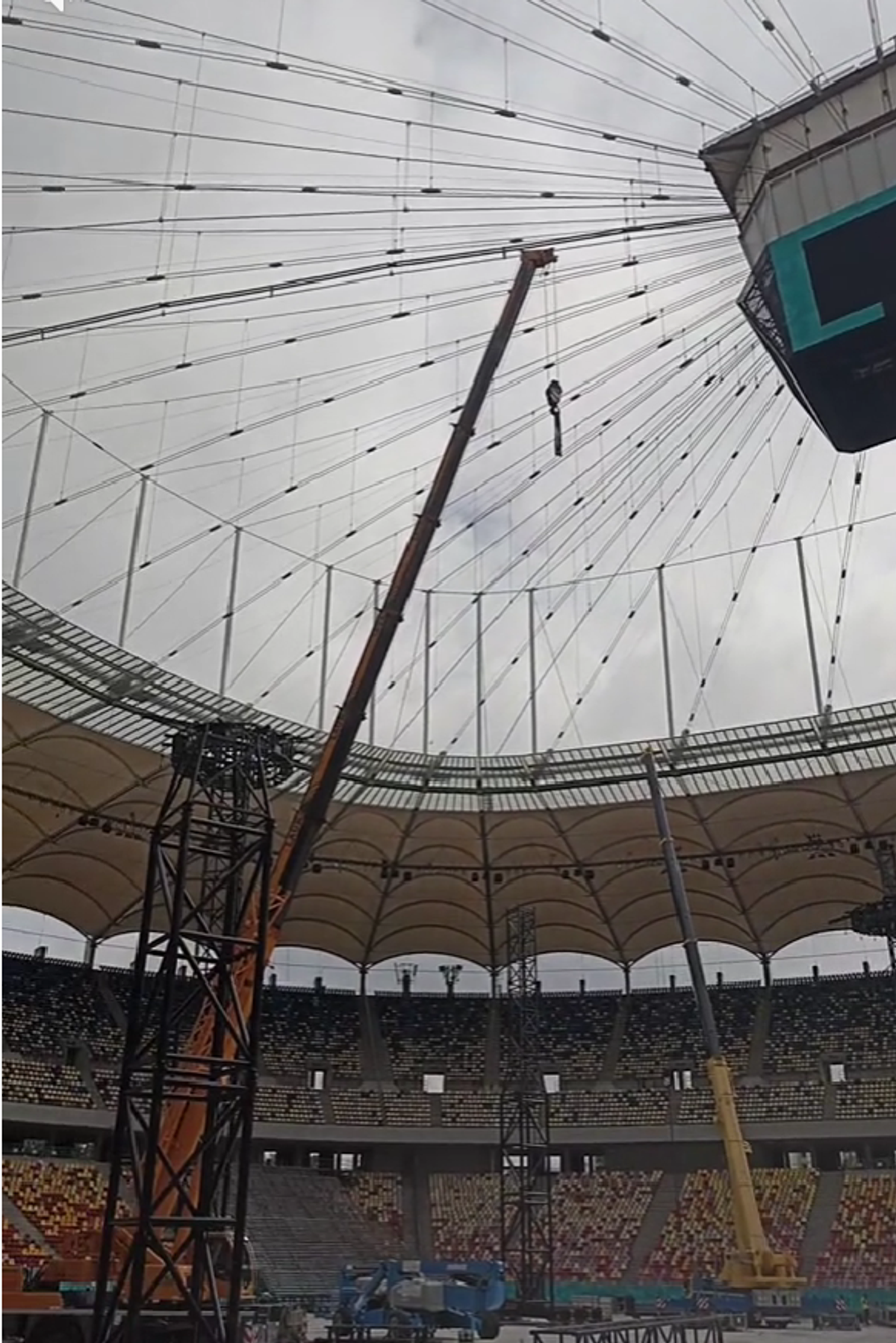 Cum arată Arena Națională înainte de concertul Metallica » Stadionul a devenit „zonă de festival”, iar fotbalul a fost mutat din Capitală