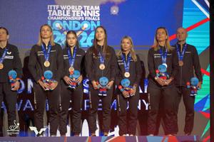 Echipa feminină a României de tenis de masă și-a primit medaliile mondiale de bronz la Londra