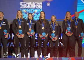 Echipa feminină a României de tenis de masă și-a primit medaliile mondiale de bronz la Londra