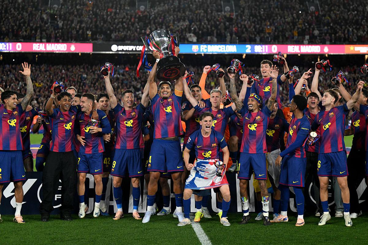 „Una campioană, cealaltă în ruine” » Cele mai tari titluri din Spania, după Barcelona - Real Madrid