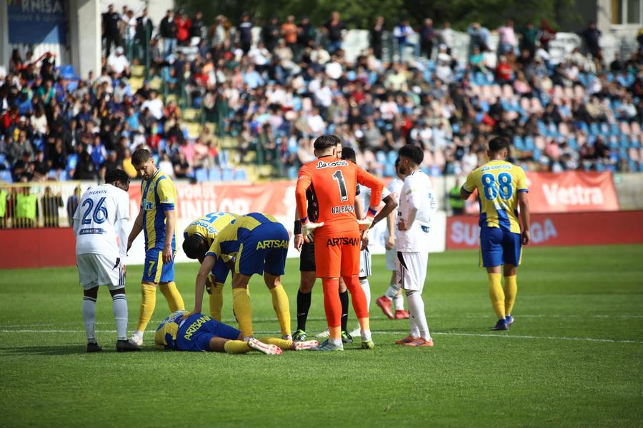 Au oprit autocarul pe drum și l-au dus la spital de urgență, imediat după duelul din Superliga
