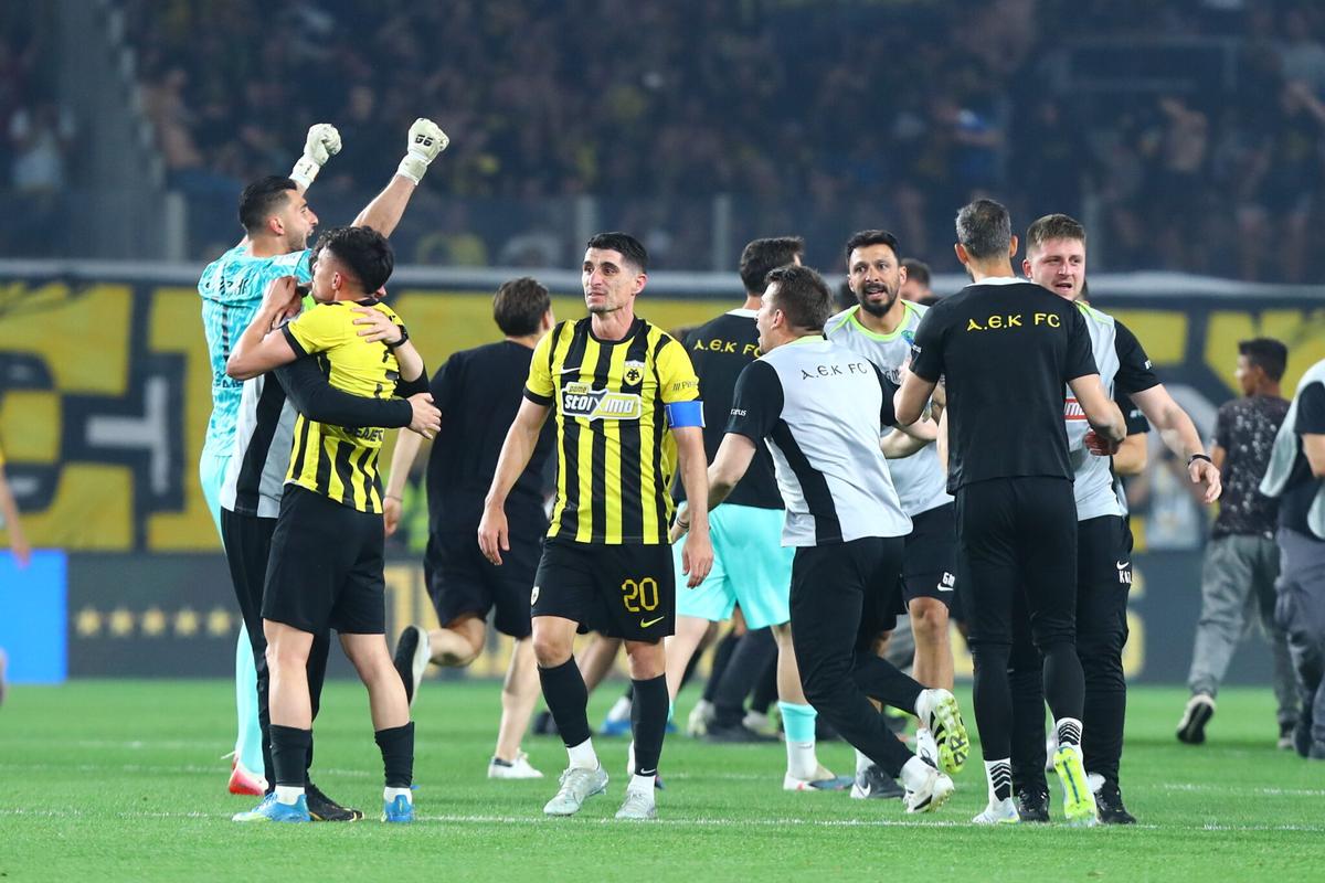 Răzvan Marin, CAMPION în Grecia cu AEK! + Răzvan Lucescu, favorit la locul 2
