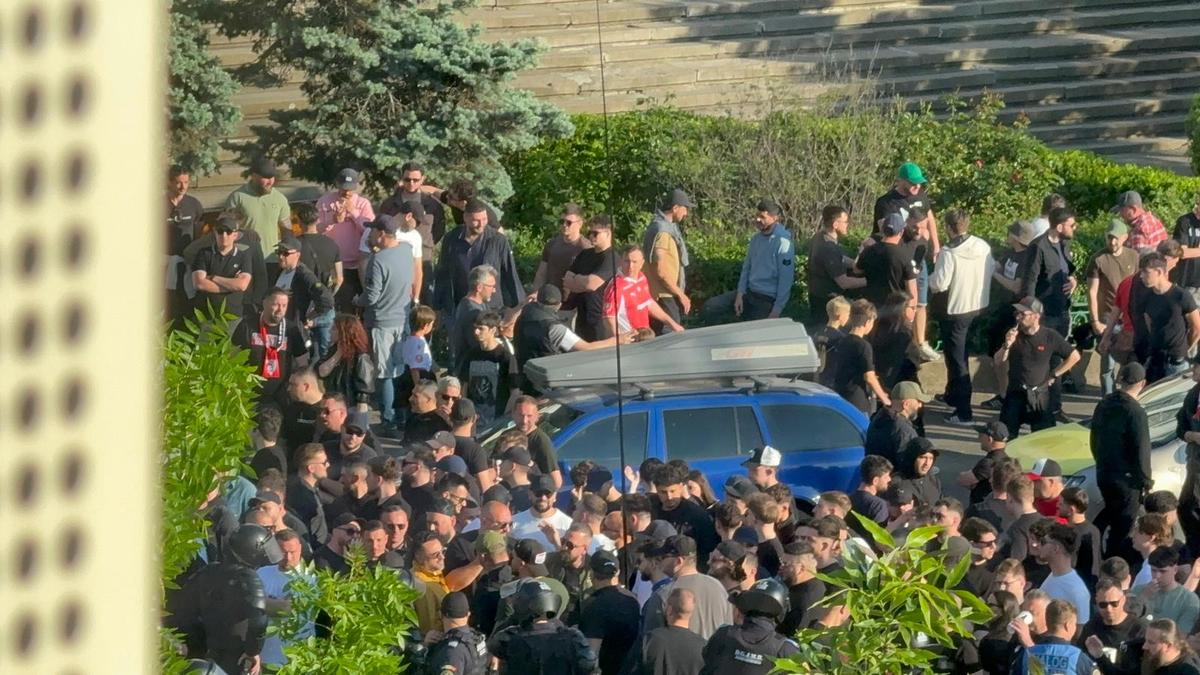 PCH și Sud au rămas la porți cu FC Argeș » „Cadou” otrăvit pentru Nicolescu în ziua în care a împlinit 50 de ani + gestul din arenă aplaudat de ultrașii din stradă
