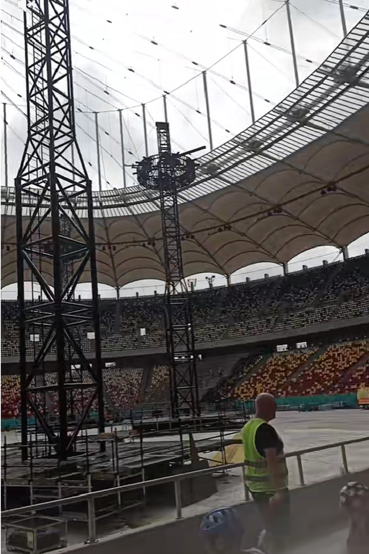 Cum arată Arena Națională înainte de concertul Metallica » Stadionul a devenit „zonă de festival”, iar fotbalul a fost mutat din Capitală