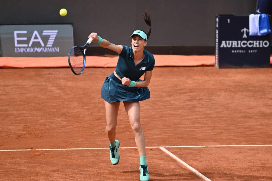 Sorana Cîrstea în acțiune la Roma Foto: Imago Images Fostul antrenor al Soranei Cîrstea analizează evoluția după victoria cu liderul WTA: „Bucură-te de fiecare clipă, dacă faci prea multe analize, cu siguranță găsești ceva”