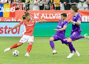 Pauză în Dinamo - FC Argeș: piteștenii, chinuiți de „câini” în prima repriză