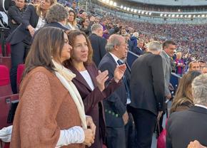 O româncă, invitată de onoare în loja VIP a lui Laporta la Barcelona - Real » A stat lângă șeful catalanilor