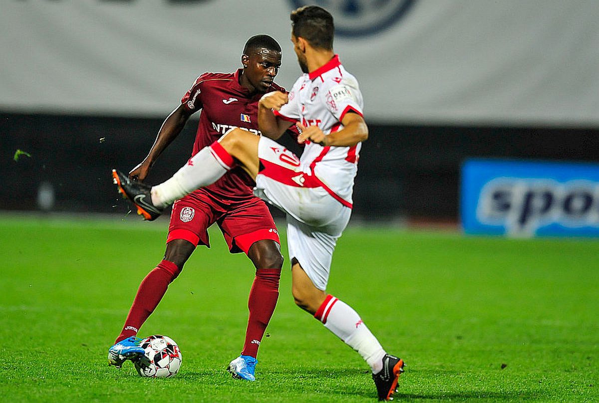 Probleme interne la CFR Cluj: doi jucători refuză cerințele clubului! Unul se răzbună pe Dan Petrescu + campioana are datorii uriașe