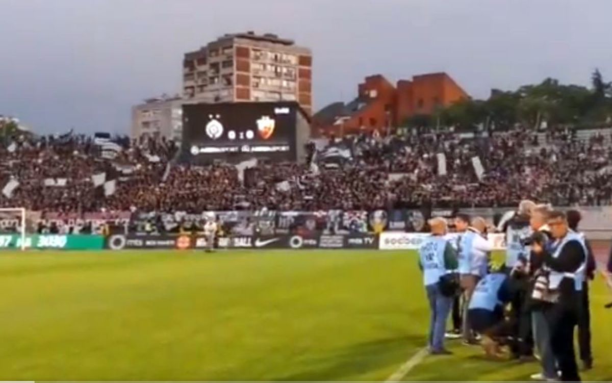 VIDEO+FOTO WOW! Imagini uluitoare din Serbia » Atmosferă incendiară cu 25.000 de fani în tribune la derby-ul Partizan - Steaua Roșie
