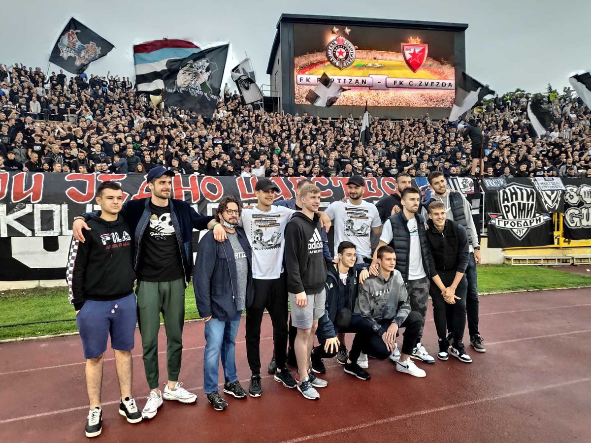 VIDEO+FOTO WOW! Imagini uluitoare din Serbia » Atmosferă incendiară cu 25.000 de fani în tribune la derby-ul Partizan - Steaua Roșie
