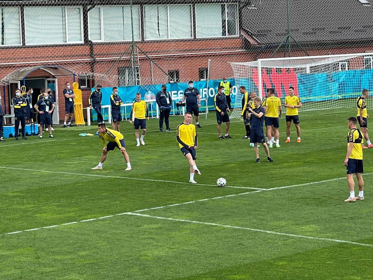 „Naționala” Ucrainei, un nou antrenament pe stadionul din Voluntari » Ce a făcut marele Shevchenko