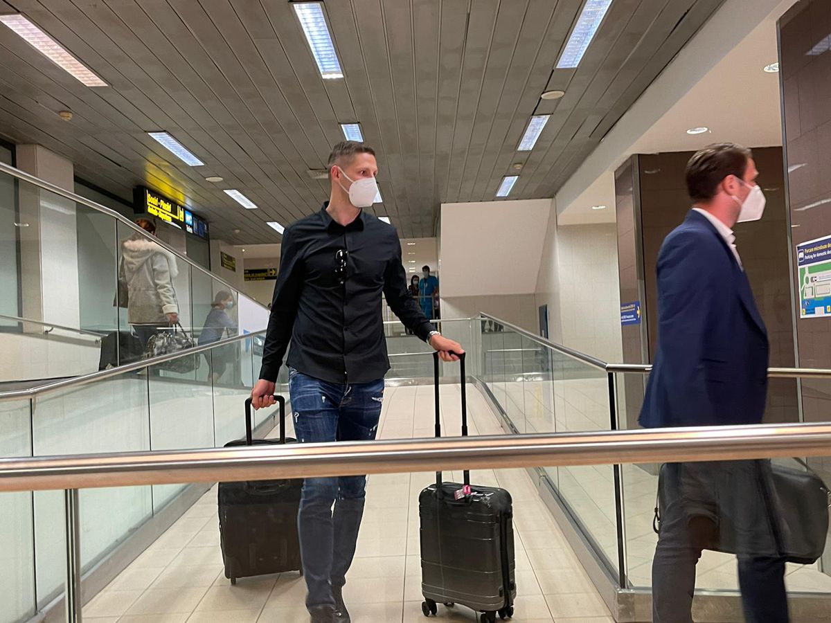 Noul jucător al FCSB-ului a sosit în România! Primele declarații ale colosului adus de Gigi Becali: „Vrem să fim campioni!”