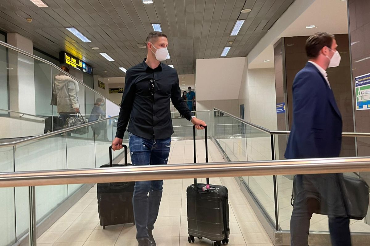 Noul jucător al FCSB-ului a sosit în România! Primele declarații ale colosului adus de Gigi Becali: „Vrem să fim campioni!”