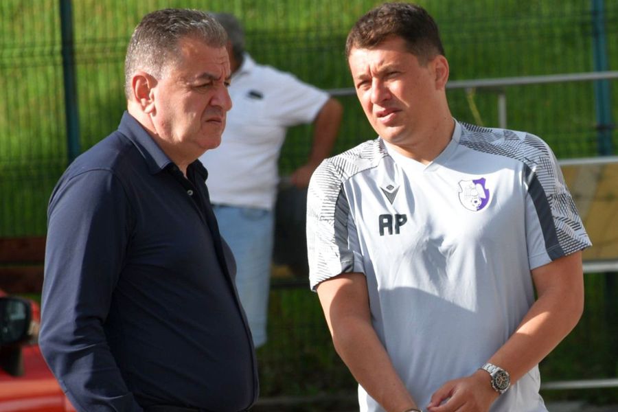 Primarul Gentea și Andrei Prepeliță au pus la cale strategia pentru sezonul următor / Sursă foto: Gabriela Neacșu / Facebook@FC Argeș Pitești FC Argeș a renunțat la 12 jucători după parcursul catastrofal din play-off + Pe cine au adus piteștenii