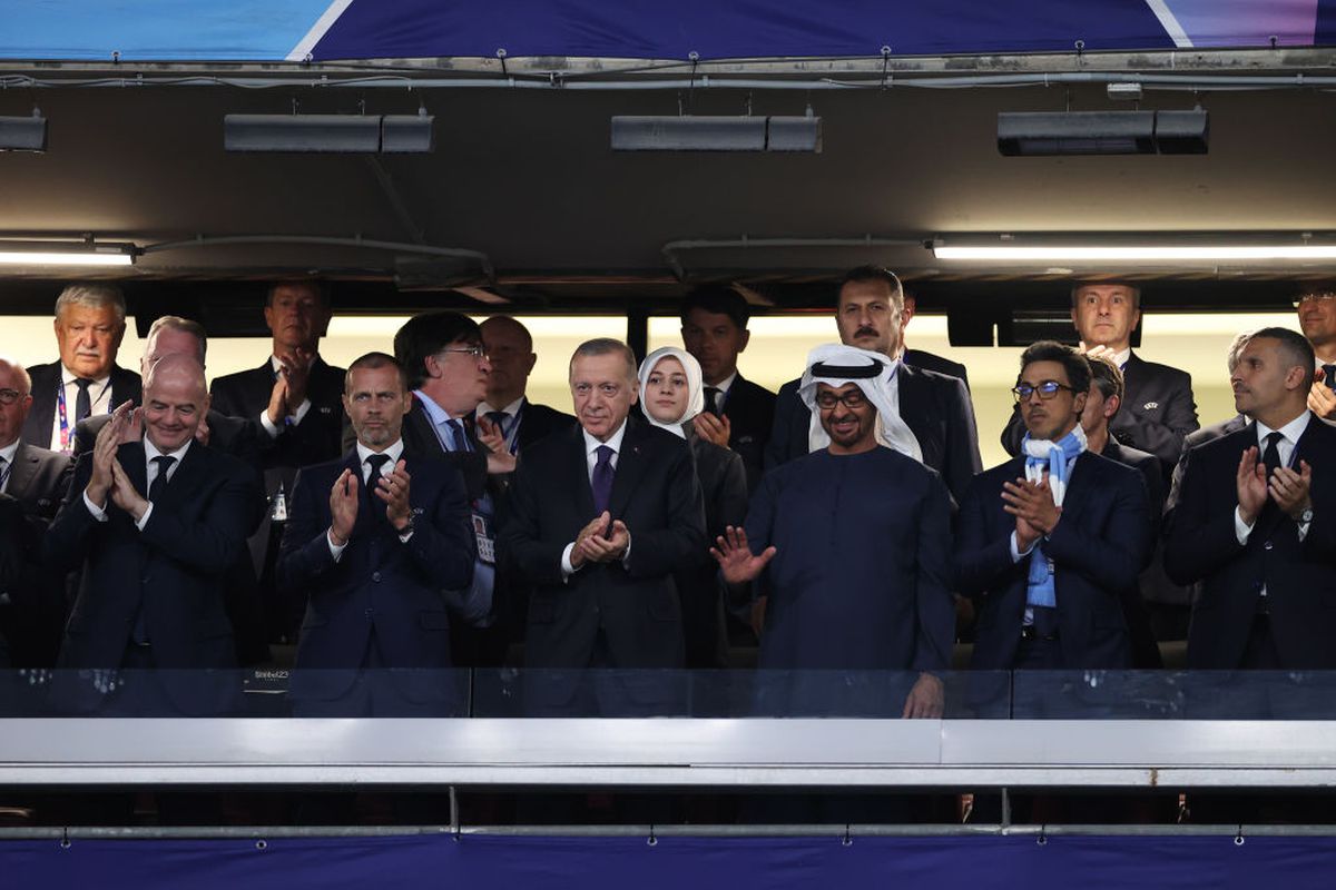 Burleanu, în „loja greilor” la finala Ligii Campionilor » Erdogan și șeful lui City în față, Ceferin și Infantino în dreapta