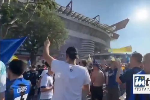 Peste 50.000 de fani ai lui Inter vor urmări finala Ligii Campionilor contra lui Manchester City, programată astăzi, de la ora 22:00, pe arena „Giuseppe Meazza” din Milano.
