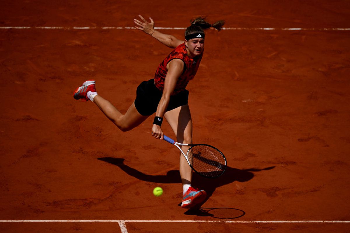 Iga Swiatek a rezistat eroic în finala Roland Garros cu Muchova și a câștigat al 4-lea trofeu de Grand Slam din carieră » Răsturnări incredibile de situație