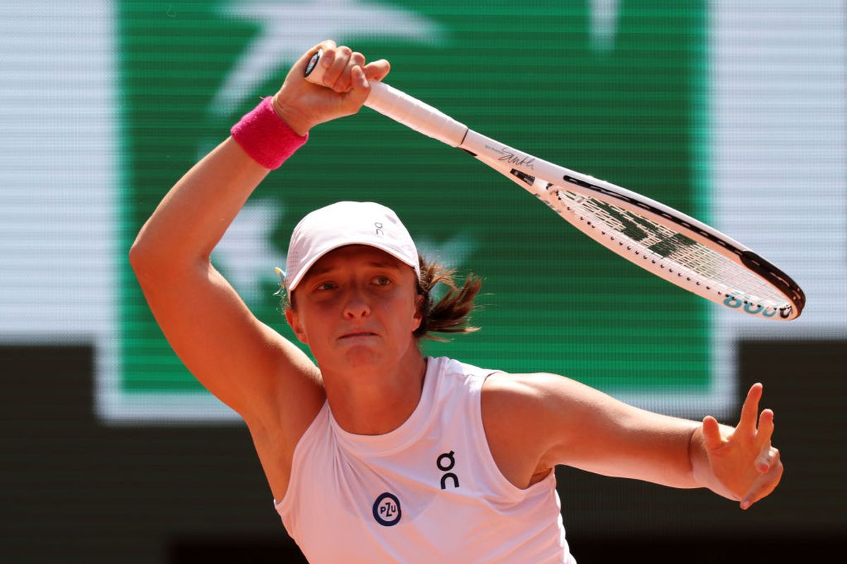 Iga Swiatek a rezistat eroic în finala Roland Garros cu Muchova și a câștigat al 4-lea trofeu de Grand Slam din carieră » Răsturnări incredibile de situație