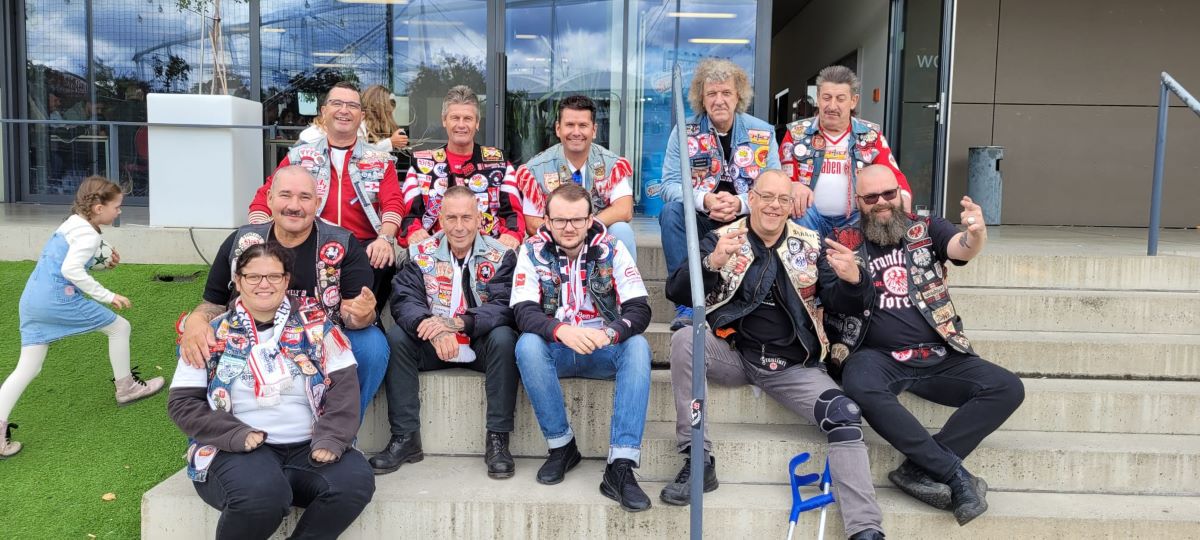 Supershow al suporterilor nemți din fan cluburi chiar în orașul unde stă naționala României! Tabloidul Bild a ales astăzi poza zilei de la festivalul unic în Germania