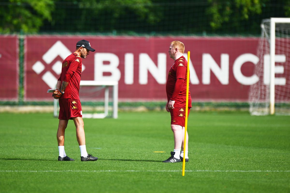 Rapid este foarte aproape de al doilea transfer al verii » Fundașul central așteptat de Lennon