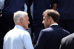 Francezii au răbufnit » Transmisiunea amicalului cu Canada a întârziat 10 minute din cauza lui Emmanuel Macron
