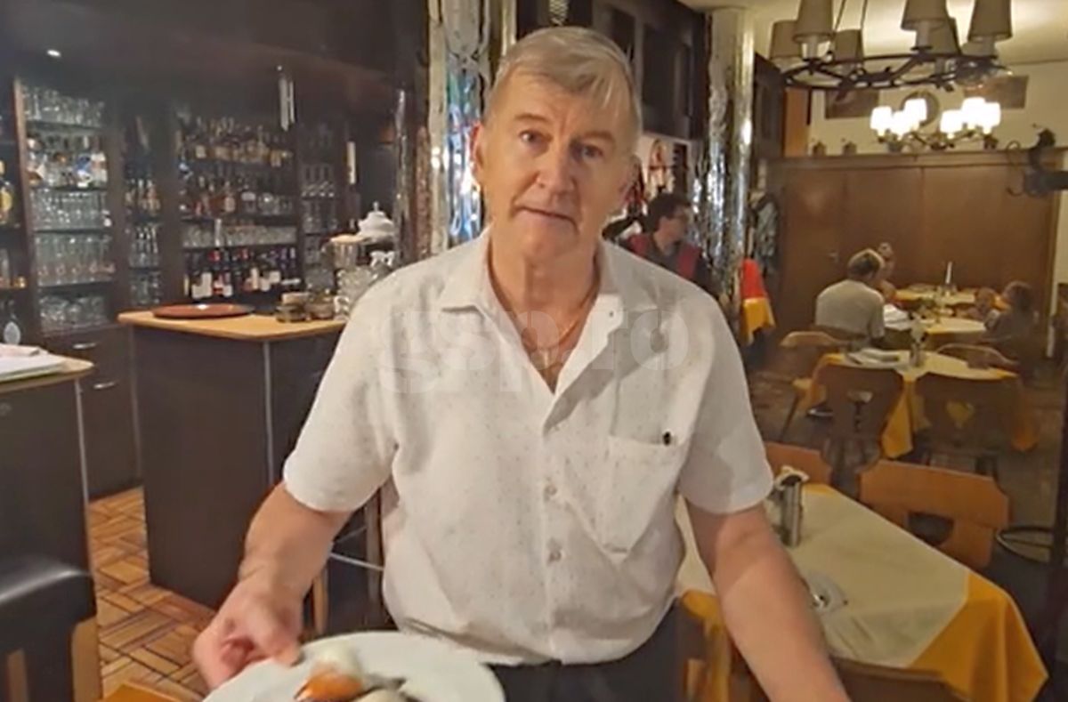 „Hai la românul ăla să mâncăm!” » Bunătăți în restaurantul din Munchen al unui stelist declarat: „Se consumă la pâine... vai de capul meu!” + Cât costă o porție de 5 mititei