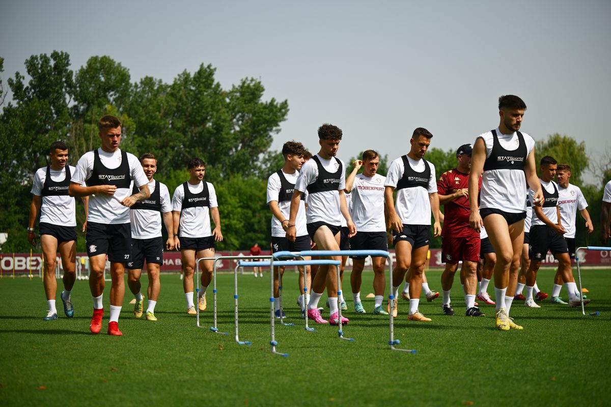 Rapid este foarte aproape de al doilea transfer al verii » Fundașul central așteptat de Lennon