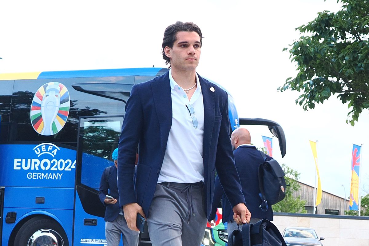 „Băi Ianis bă, ăsta e caracter?!” » Sosirea naționalei i-a lăsat cu gust amar pe românii adunați la Wurzburg: „V-au luat banii mințile!”