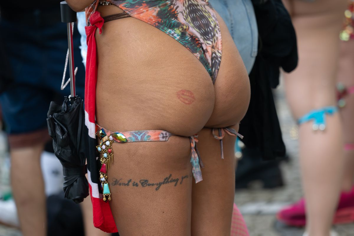 Și semafoarele sunt LGBT! Ce a văzut GSP la festivalul Pride din München » Dezmăț total, copii aduși la dansuri provocatoare, evenimente sadomaso pe străzi