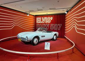 Am vizitat muzeul BMW » „Altar” pentru Elvis Presley, mașina „Regelui” la loc de cinste + Sute de opere de artă și putere turbo