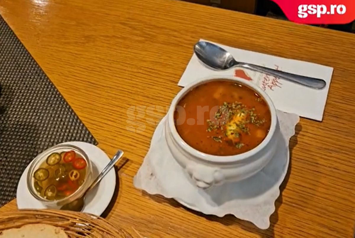 „Hai la românul ăla să mâncăm!” » Bunătăți în restaurantul din Munchen al unui stelist declarat: „Se consumă la pâine... vai de capul meu!” + Cât costă o porție de 5 mititei