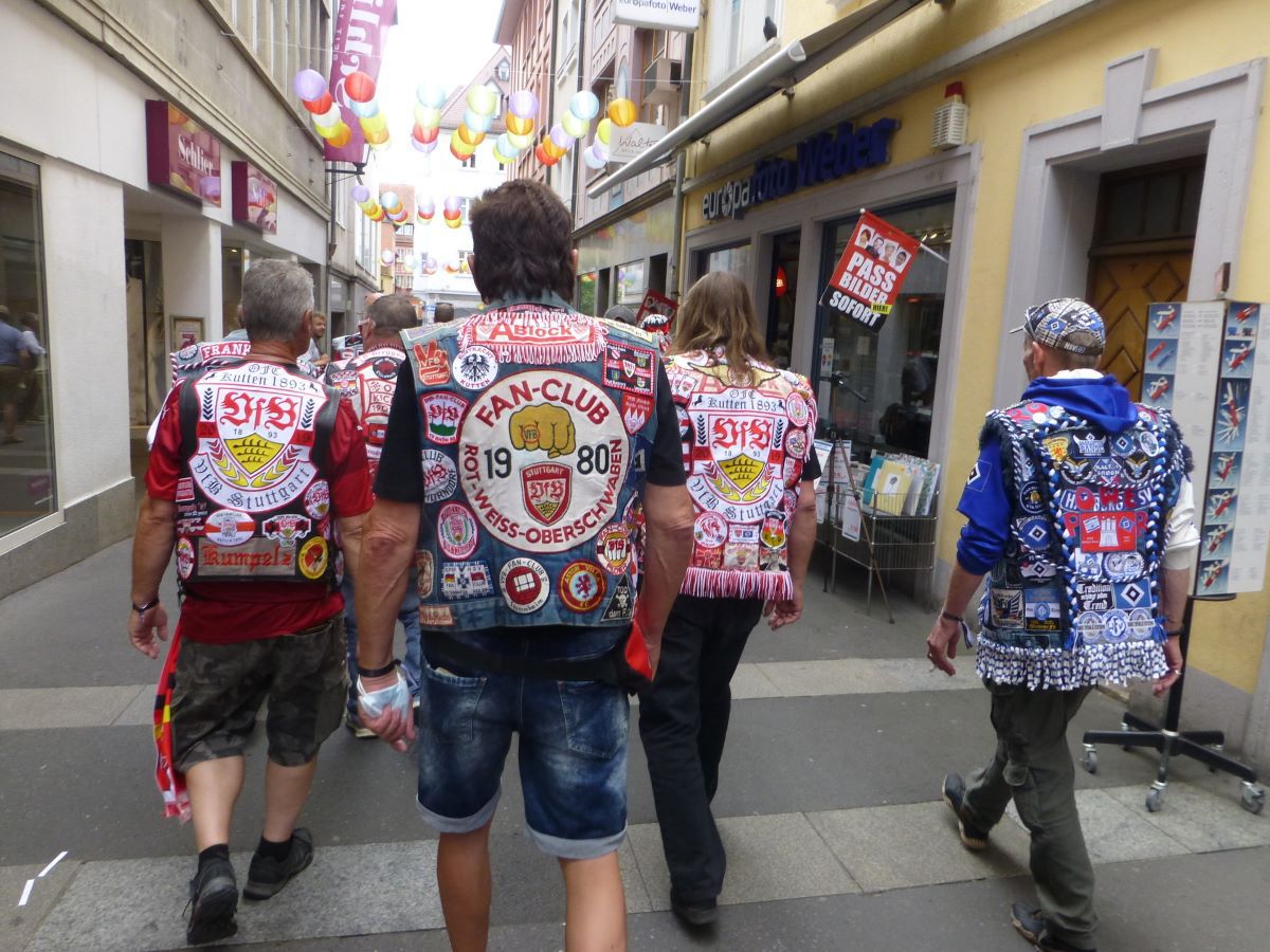 Supershow al suporterilor nemți din fan cluburi chiar în orașul unde stă naționala României! Tabloidul Bild a ales astăzi poza zilei de la festivalul unic în Germania