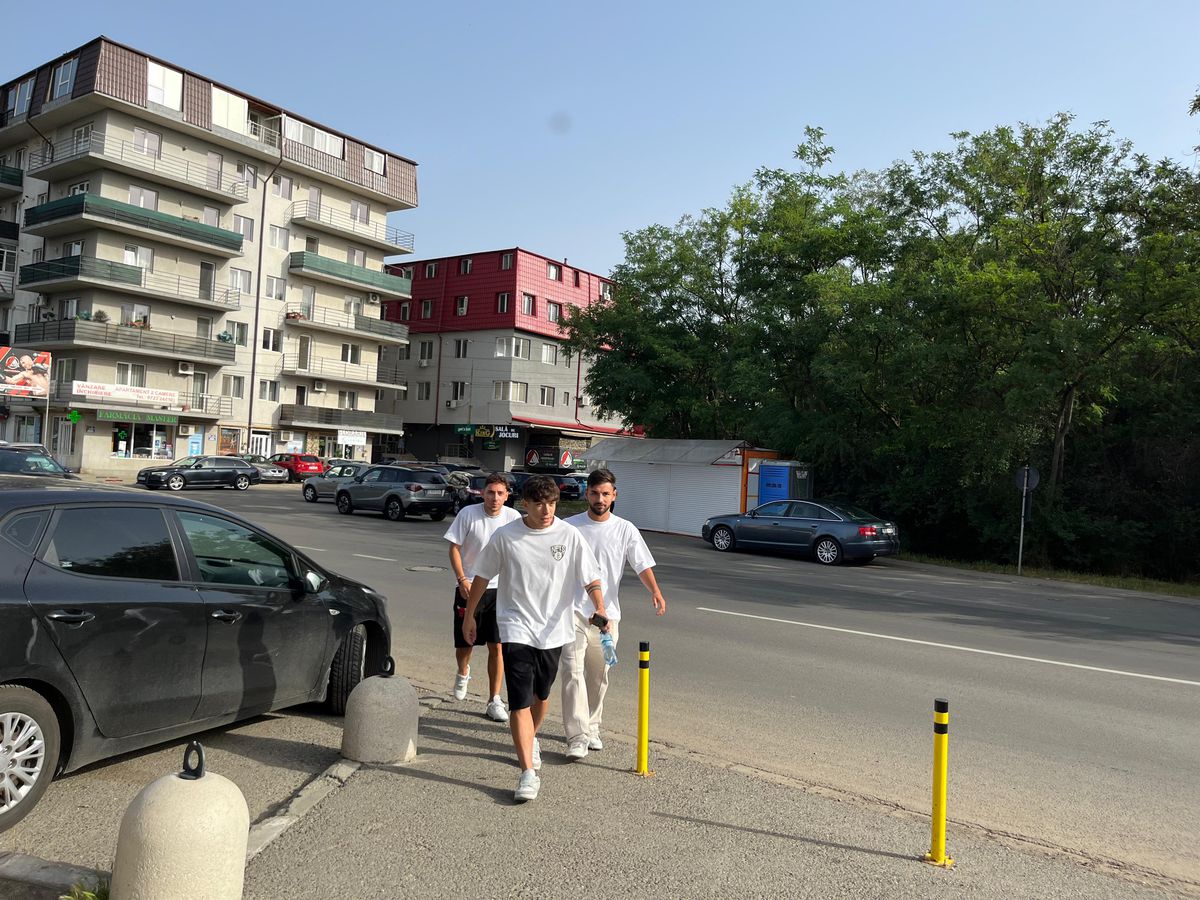 Dinamo s-a reunit fără noutăți » Politic și Bani, primele declarații: „Vrem în play-off”