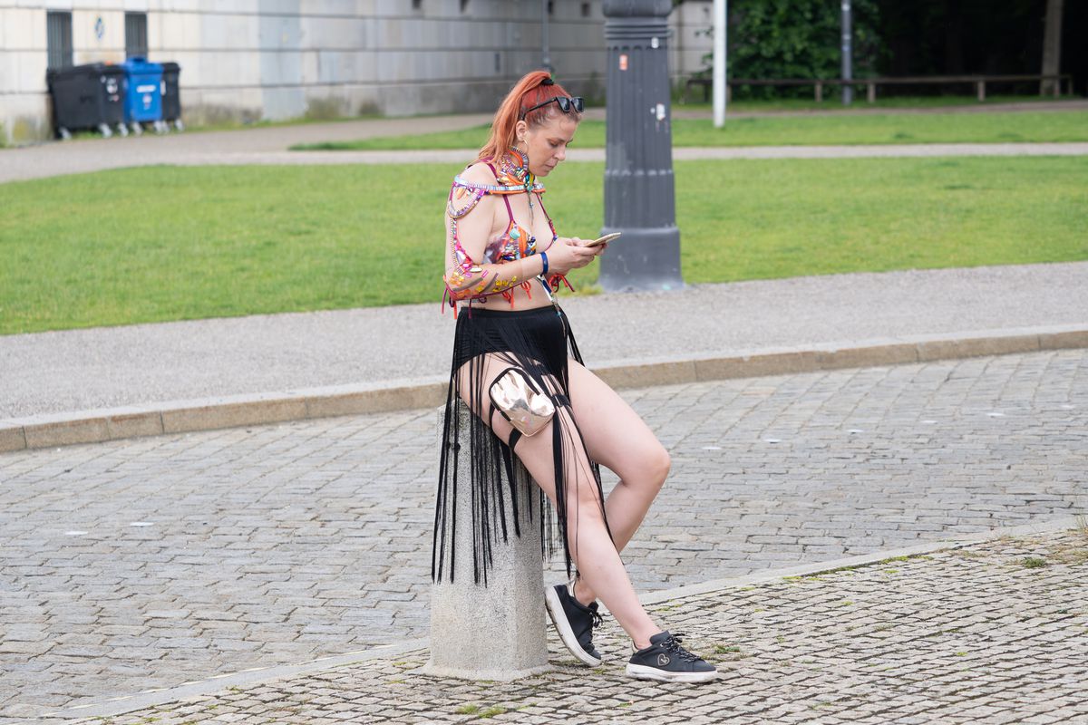 Și semafoarele sunt LGBT! Ce a văzut GSP la festivalul Pride din München » Dezmăț total, copii aduși la dansuri provocatoare, evenimente sadomaso pe străzi