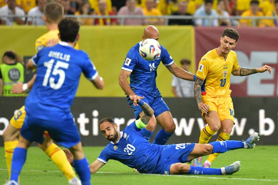 Dennis Man, în România - Cipru 2-0, în preliminariile CM 2026 / Foto: Cristi Preda (GSP) Questa è Cuesta! Salvatorul lui Man?