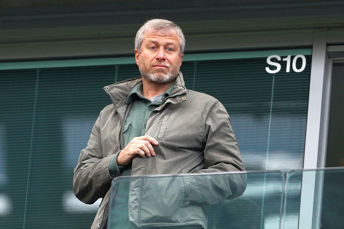 Roman Abramovich a rupt tăcerea la 3 ani după ce a fost forțat să renunțe la Chelsea: „Câinii latră, caravana merge”