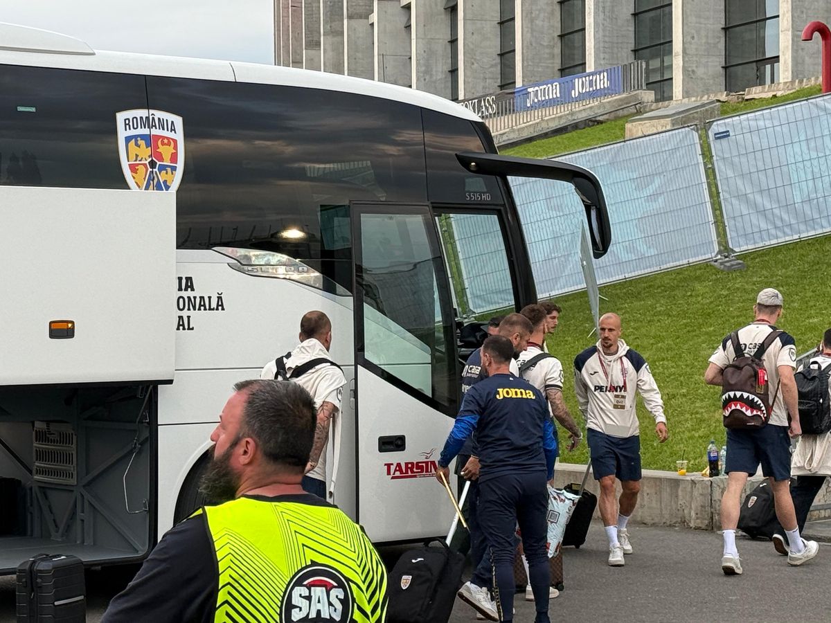 Autocarul României a ajuns la Arenă, înainte de meciul cu Cipru