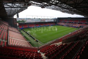 Universitatea Craiova joacă pe un stadion inedit cu Spartak Trnava: intrarea se face prin mall!