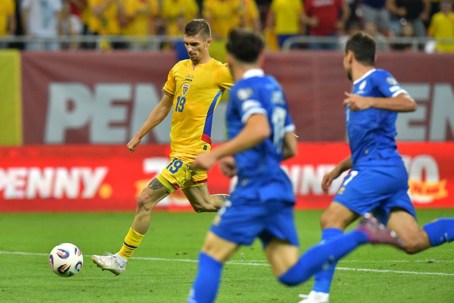 Florin Tănase, în România - Cipru, în preliminariile CM/ FOTO: Cristi Preda (GSP) Ce fotbalist a remarcat Mihai Stoichiță în România - Cipru