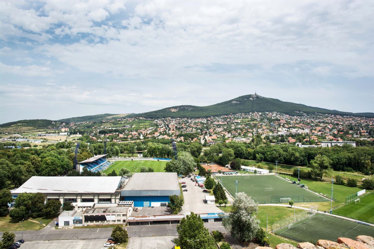 Poftiți în arenele Slovaciei! Cum arată stadioanele pe care se joacă EURO 2025