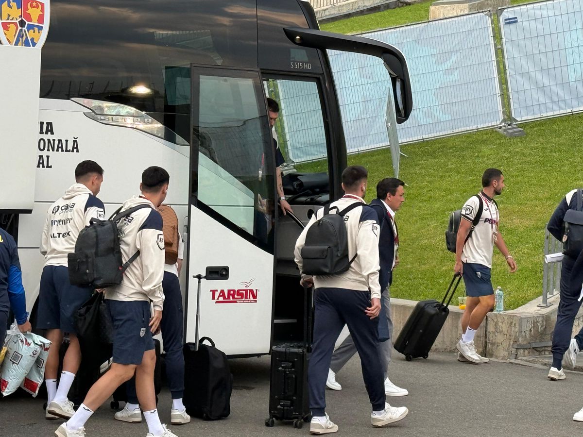 Autocarul României a ajuns la Arenă, înainte de meciul cu Cipru